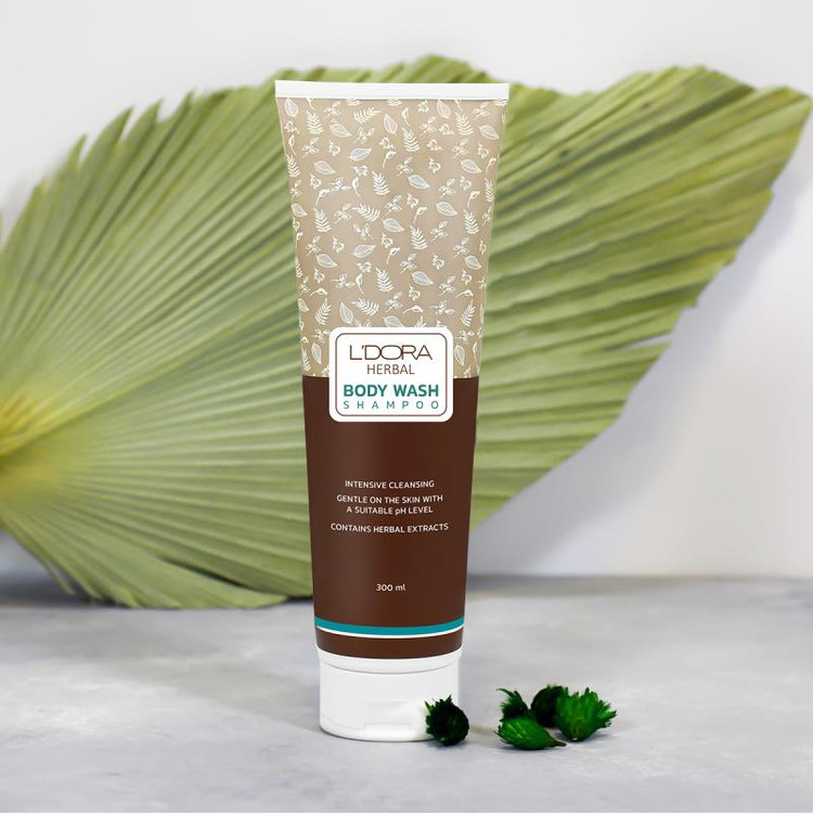 این شامپو، یک شوینده مناسب برای پوست بدن است. ترکیبات گیاهی موجود در آن علاوه بر قدرت پاککنندگی که دارد به آبرسانی پوست بدن نیز کمک می کند.
